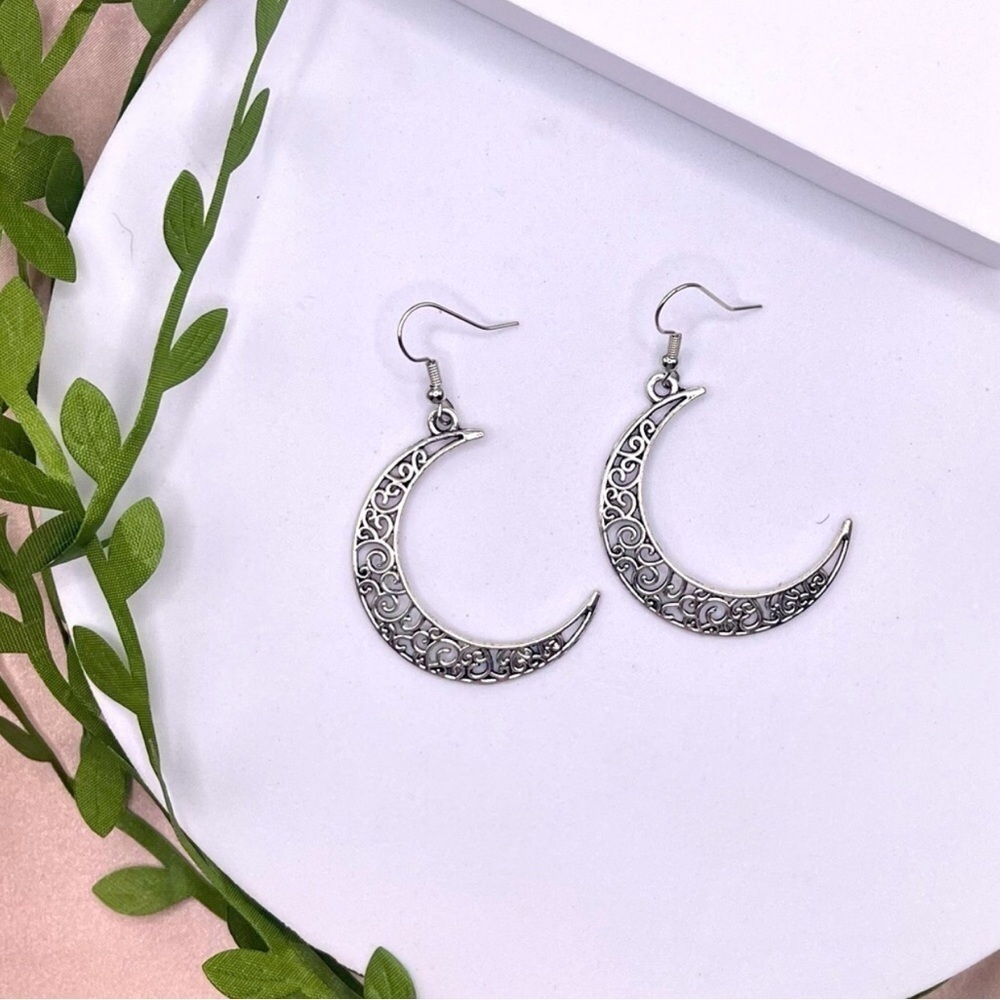 Silver Antique Crescent Moon Fashion Earrings - Picture 6 of 14